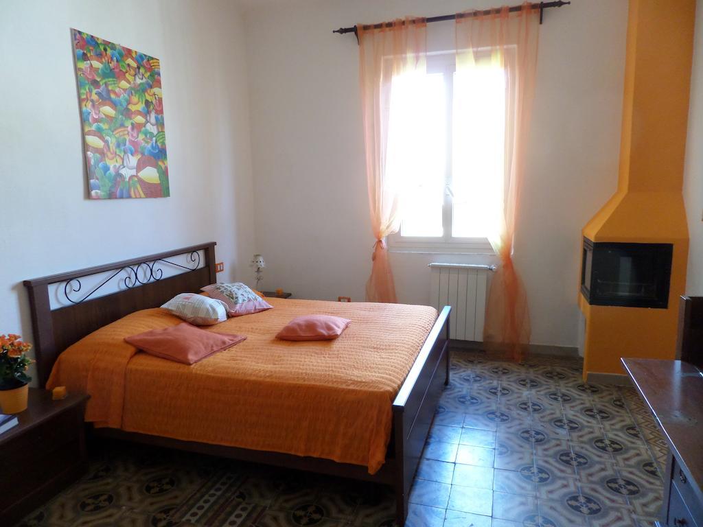 I Colori Di Mag Bed & Breakfast La Spezia Room photo